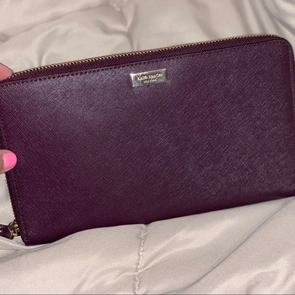 Large Kate Spade ♠️ Wallet